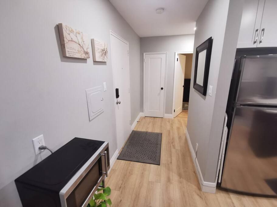 Modern 1 Bedroom Apartment In Wortley Village ロンドン エクステリア 写真